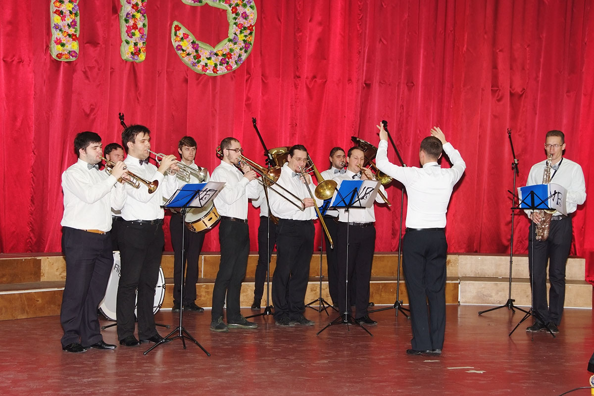 Специальный гость концерта - студенческий оркестр МИРЭА