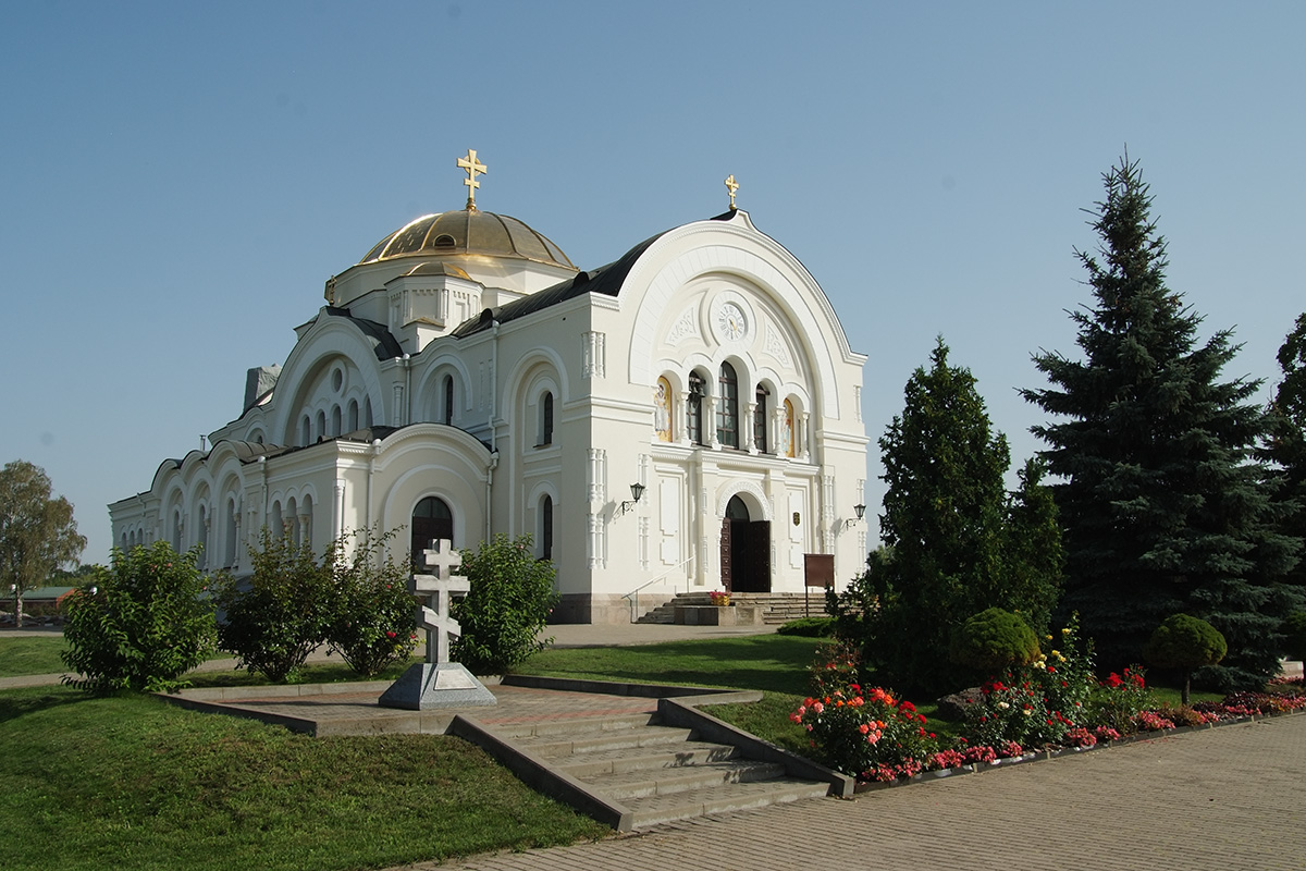 Православный храм, переделанный из базилики. Высшая точка в окрестности и, как следствие, место ожесточенных боев