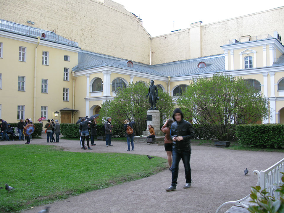 Внутренний двор дома-музея Пушкина на Мойке, 12