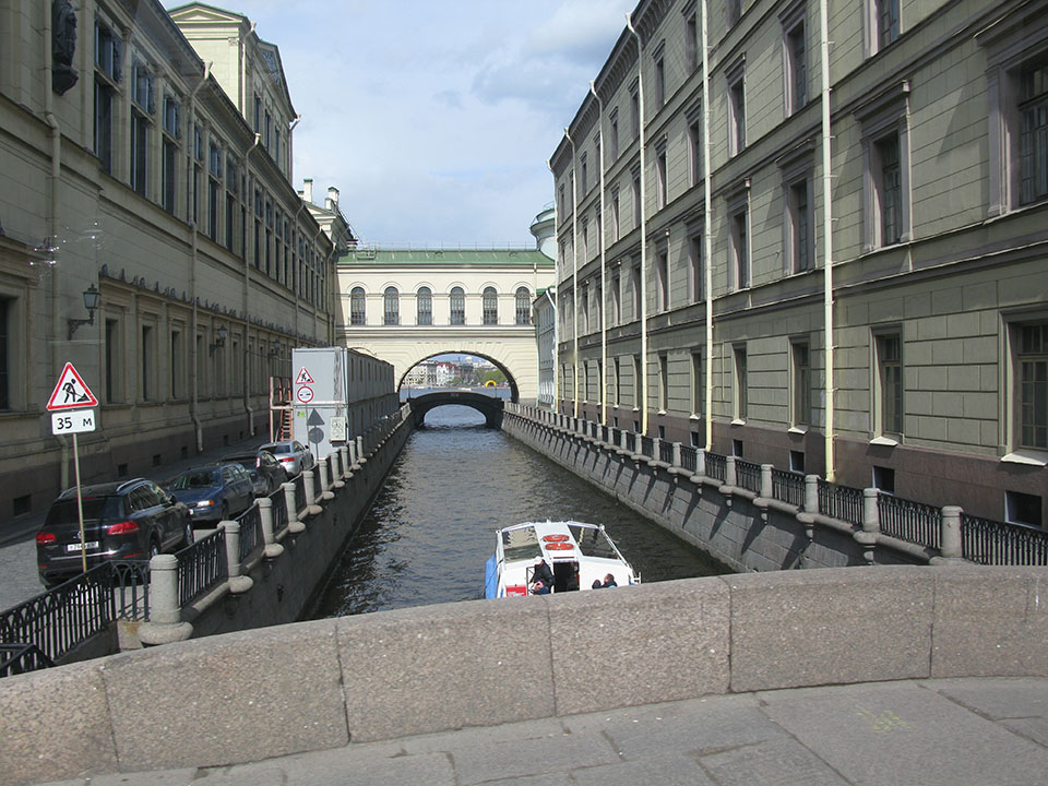 Дворцовая канавка - одно из самых живописных мест Петербурга